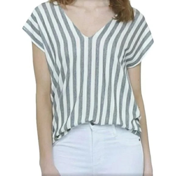 Alice + Olivia Tops - Alice + Olivia AIR Striped Knit Top size large